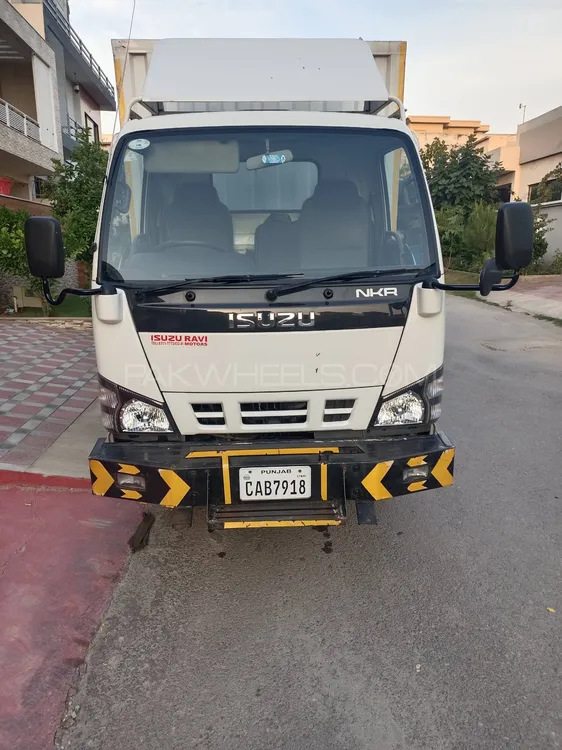 Isuzu NKR 2021 for Sale in Rawalpindi Image-1