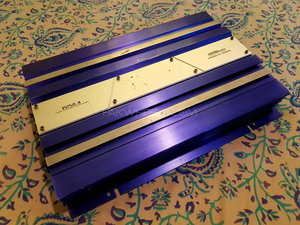 Premier P250 4 Channel amplifiers Image-1
