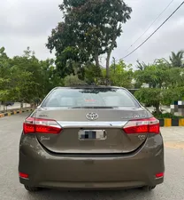 Toyota Corolla Altis Grande CVT-i 1.8 2015 for Sale