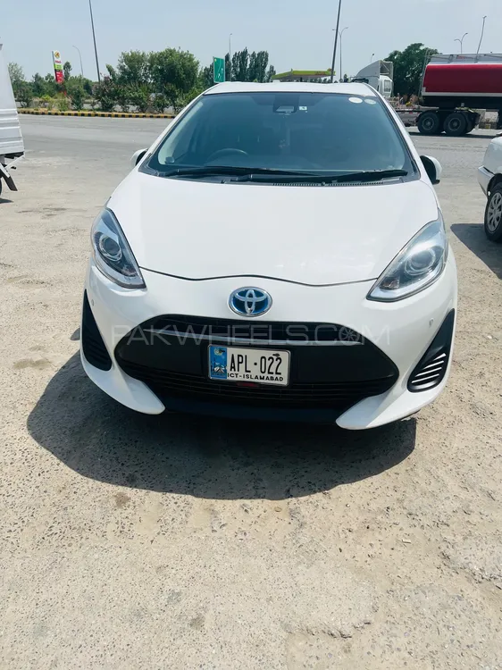 Toyota Aqua 2017 for Sale in Lahore Image-1