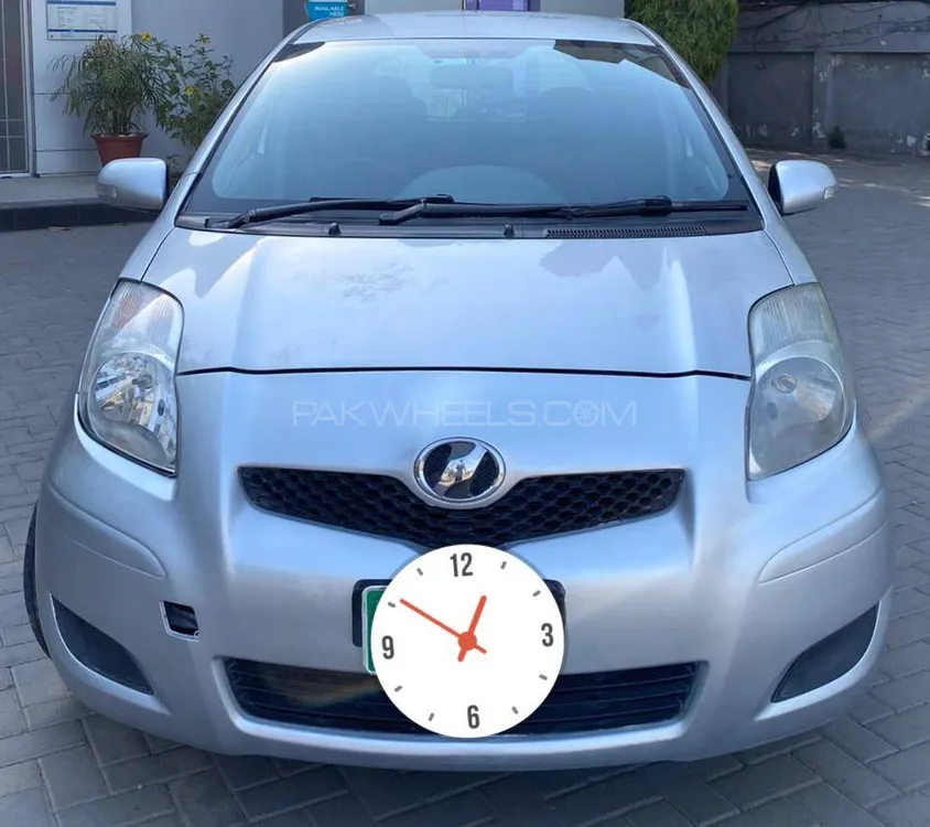 Toyota Vitz 2010 for Sale in Lahore Image-1