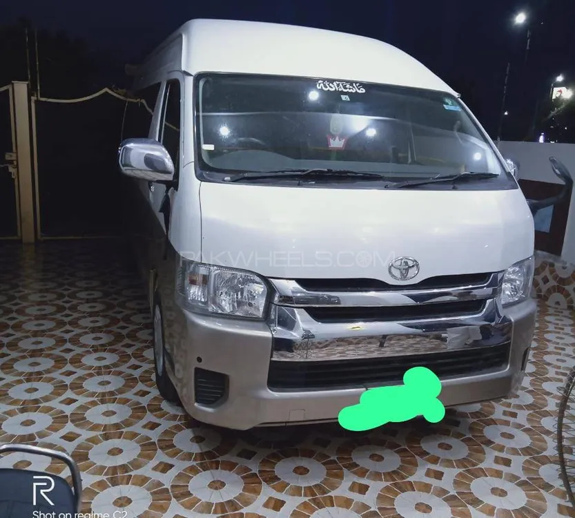 Toyota Hiace 2017 for Sale in Lahore Image-1