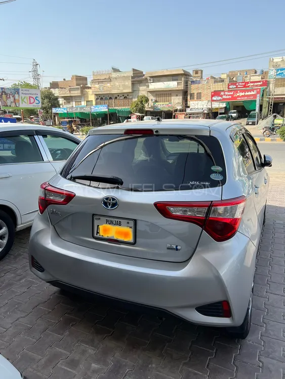 Toyota Vitz 2017 for Sale in Sahiwal Image-1