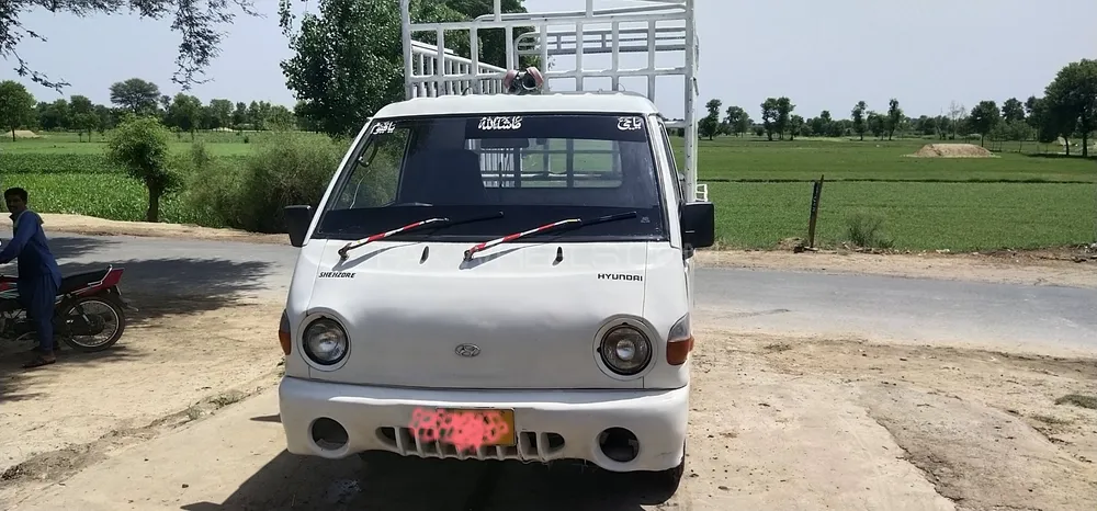 Hyundai Shehzore 2001 for Sale in Burewala Image-1