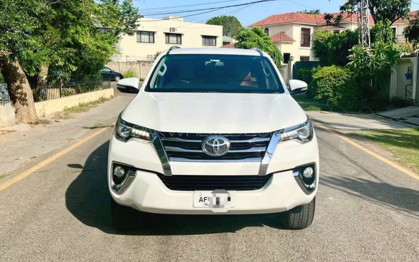 Toyota Fortuner 2018 for Sale in Lahore Image-1