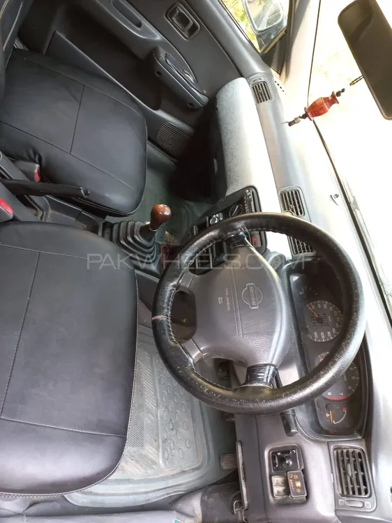 Nissan Sunny 2004 for Sale in Lahore Image-1