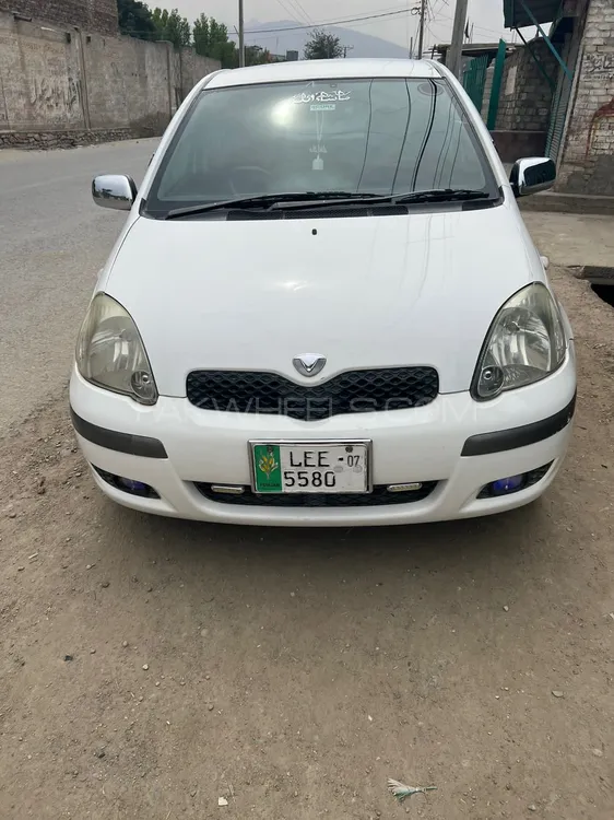 Toyota Vitz 2004 for Sale in Charsadda Image-1