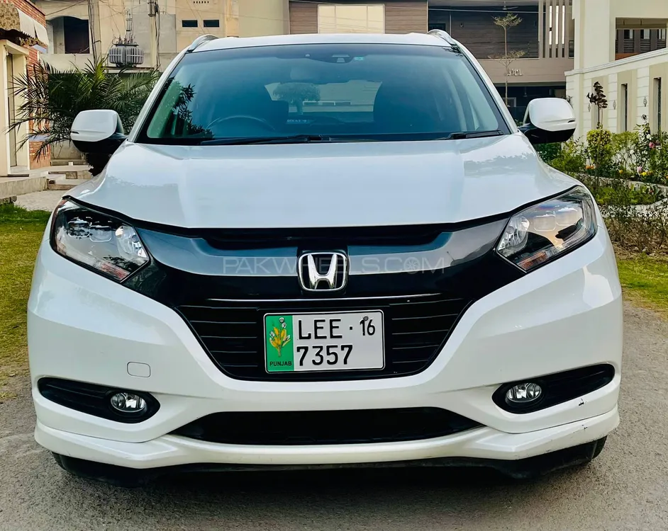Honda Vezel 2016 for Sale in Lahore Image-1