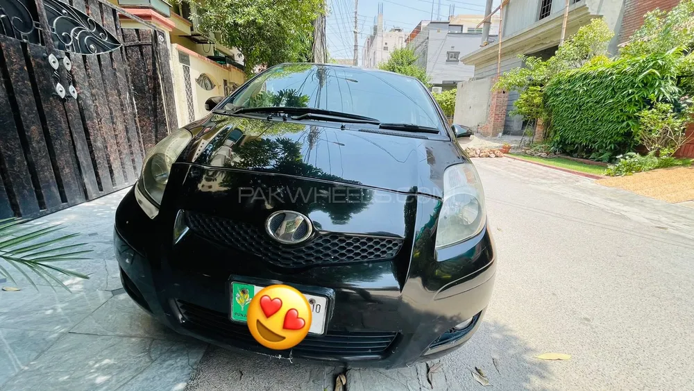 Toyota Vitz 2010 for Sale in Lahore Image-1