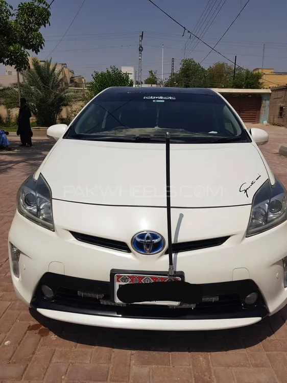 Toyota Prius 2012 for Sale in Sukkur Image-1