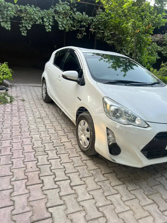 Toyota Aqua 2015 for Sale in Peshawar Image-1