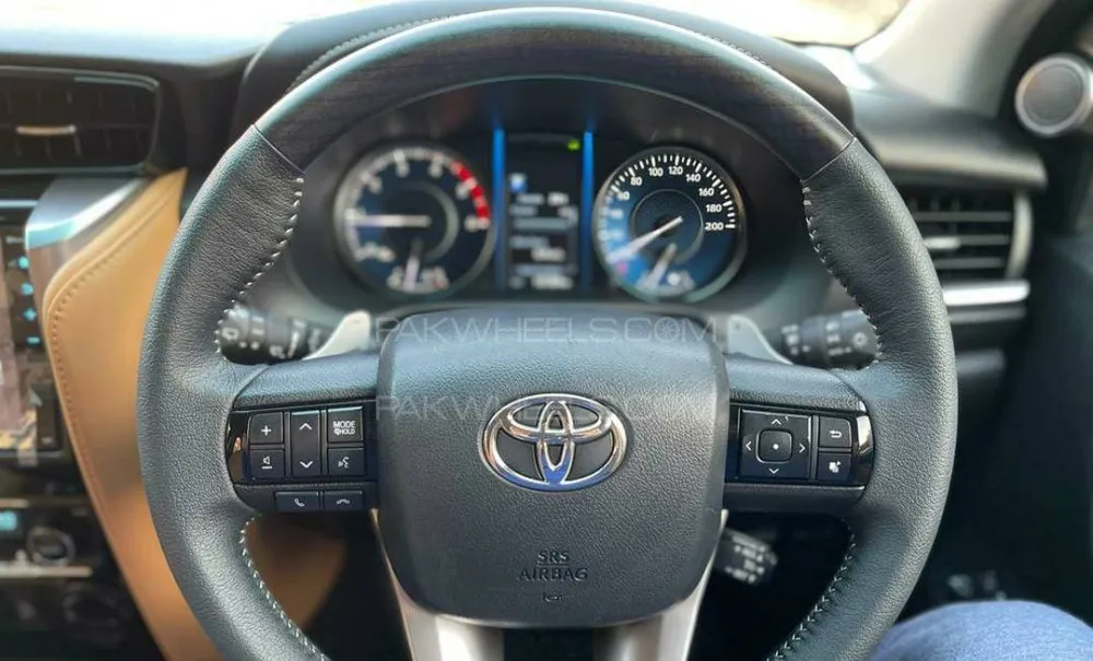 Toyota Fortuner 2021 for Sale in Karachi Image-1