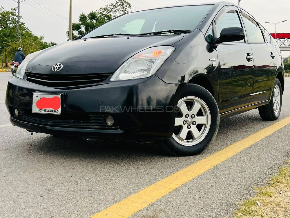 Toyota Prius 2010 for Sale in Islamabad Image-1