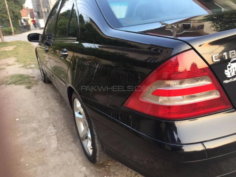 Mercedes Benz C Class 2005 for Sale in Lahore Image-1