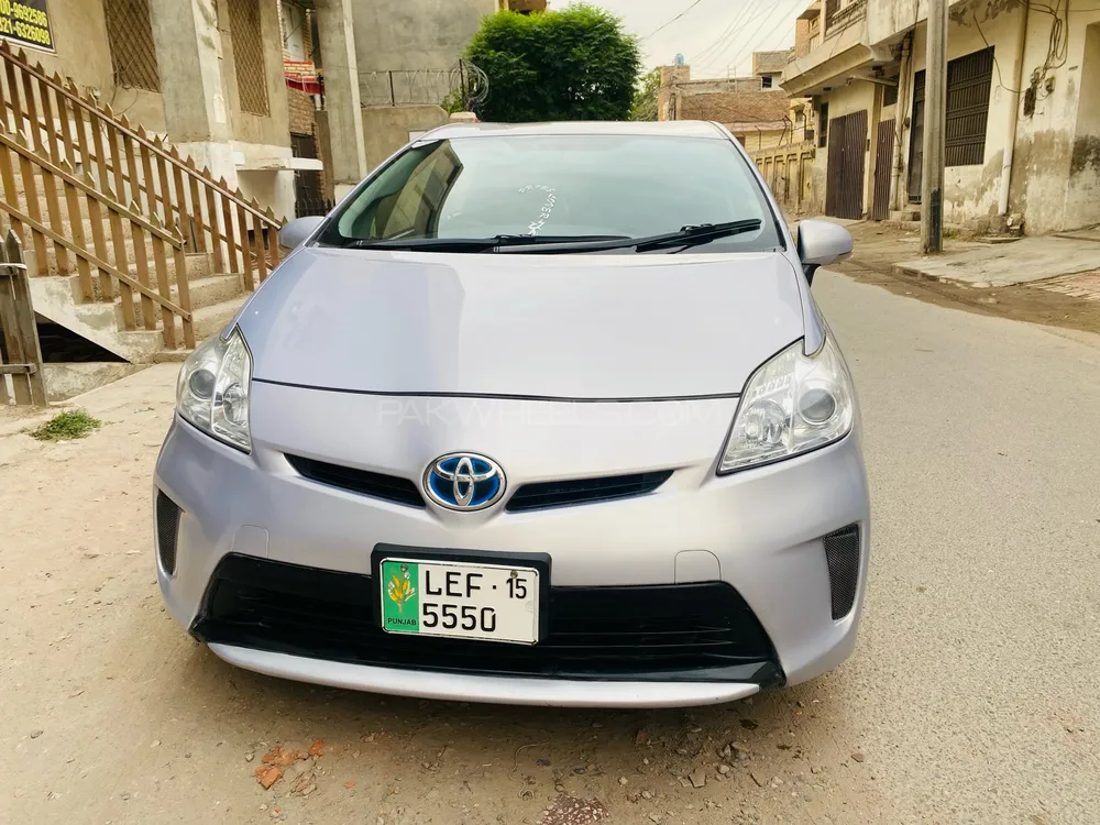 Toyota Prius 2012 for Sale in Multan Image-1