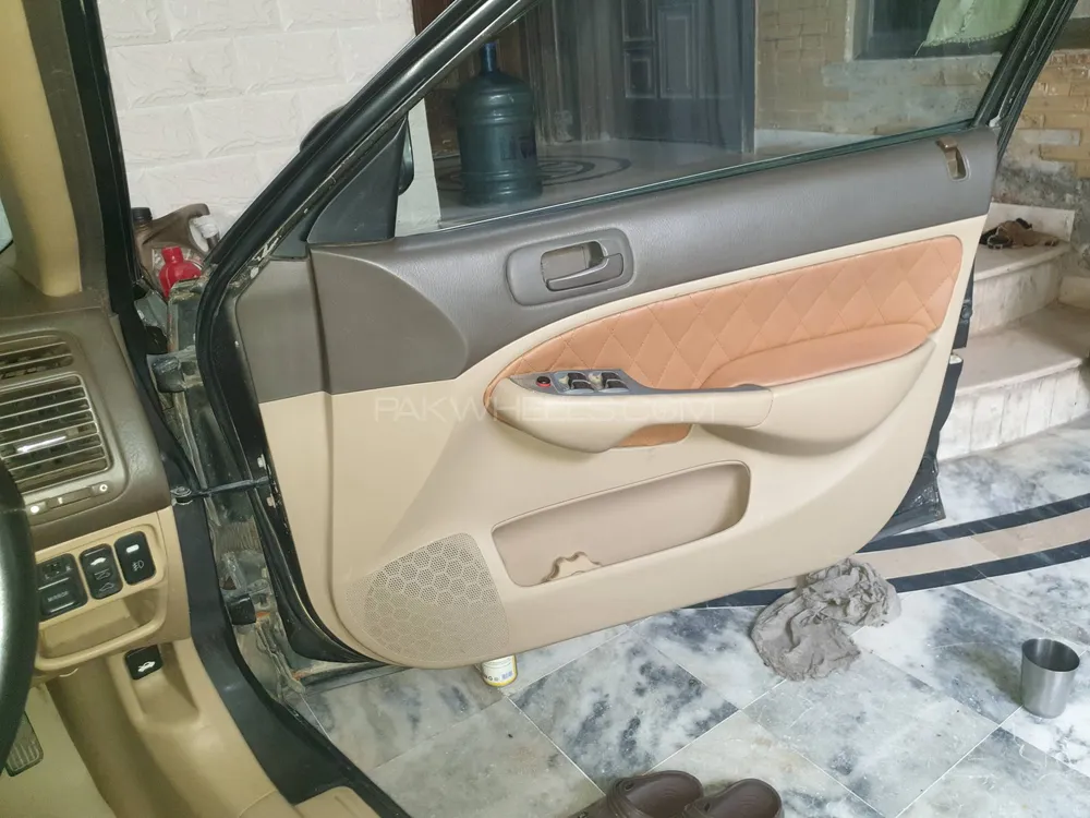 Honda Civic 2004 for Sale in Faisalabad Image-1