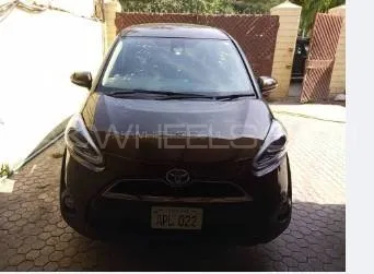Toyota Sienta 2017 for Sale in Lahore Image-1