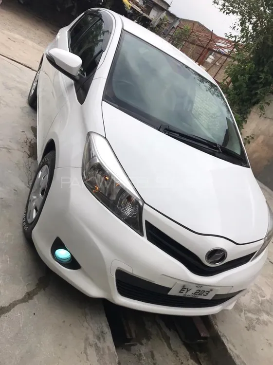 Toyota Vitz 2012 for Sale in Peshawar Image-1