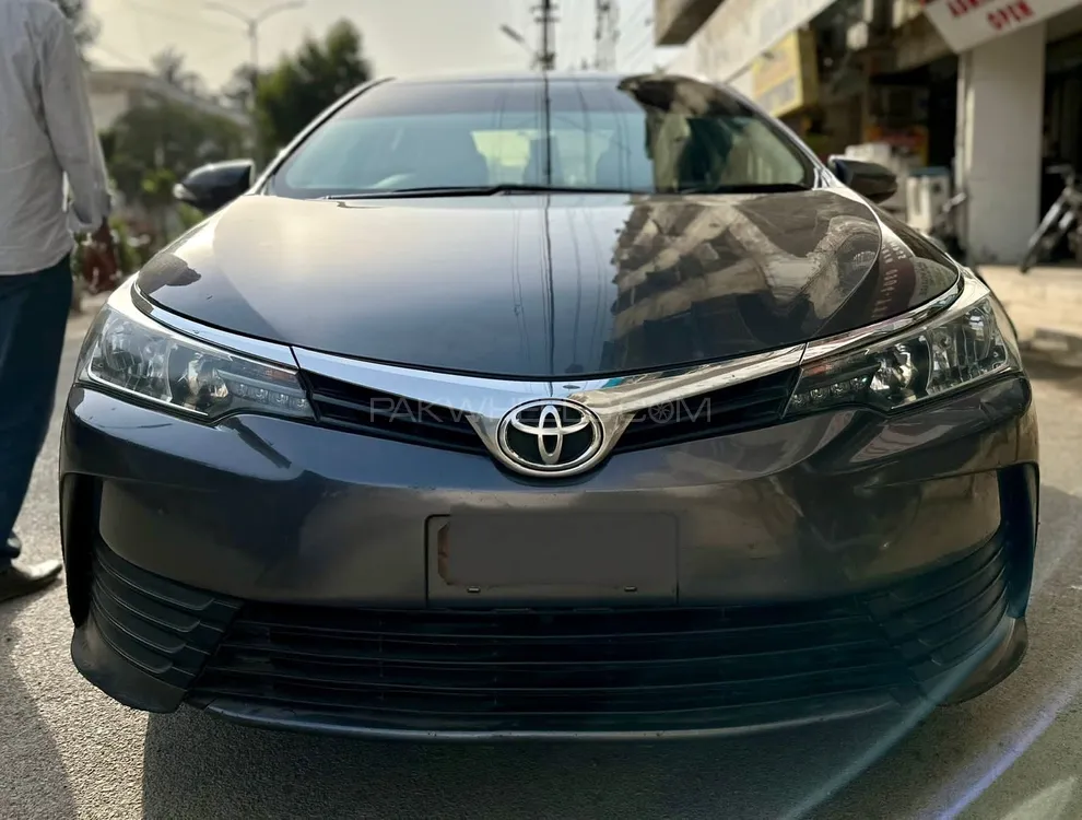 Toyota Corolla 2018 for Sale in Karachi Image-1