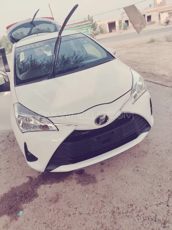 Toyota Vitz 2017 for Sale in D.G.Khan Image-1