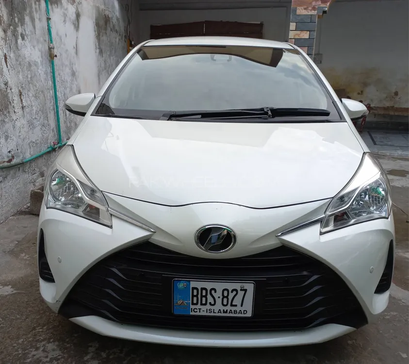 Toyota Vitz 2017 for Sale in Peshawar Image-1