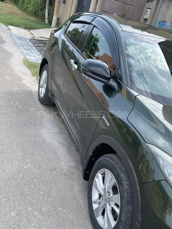 Honda Vezel 2015 for Sale in Lahore Image-1