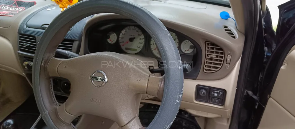 Nissan Sunny 2006 for Sale in Lahore Image-1
