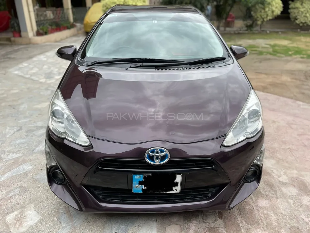 Toyota Aqua 2015 for Sale in Peshawar Image-1