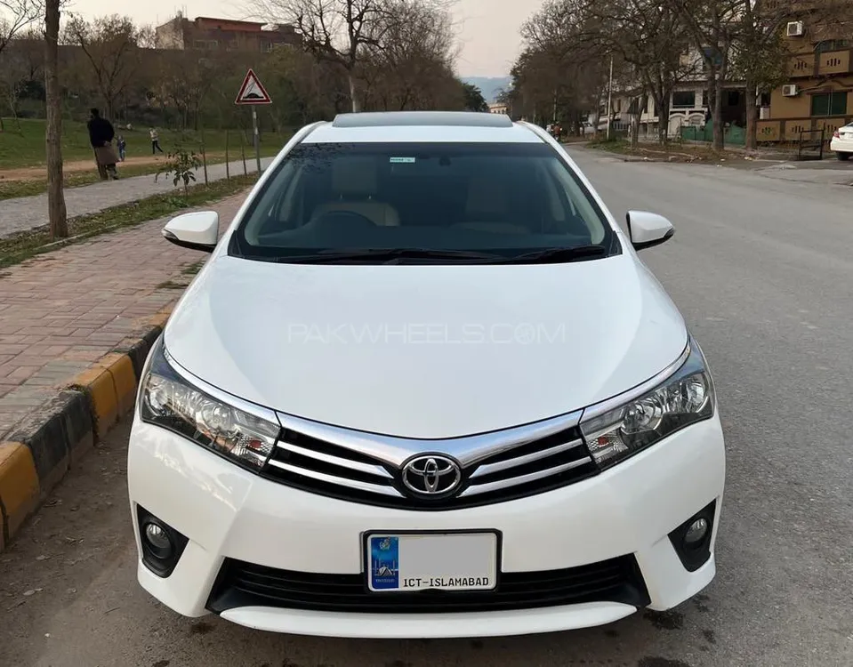 Toyota Corolla 2015 for Sale in Gujrat Image-1