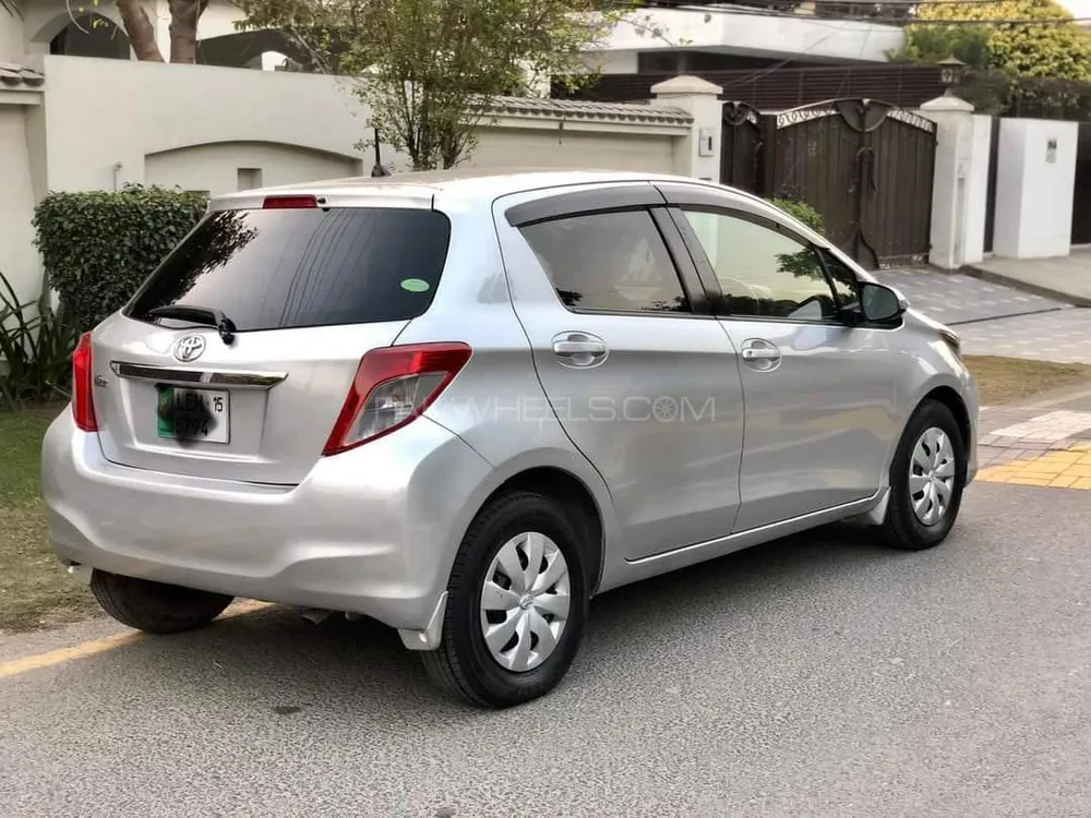 Toyota Vitz 2013 for Sale in Farooqabad Image-1
