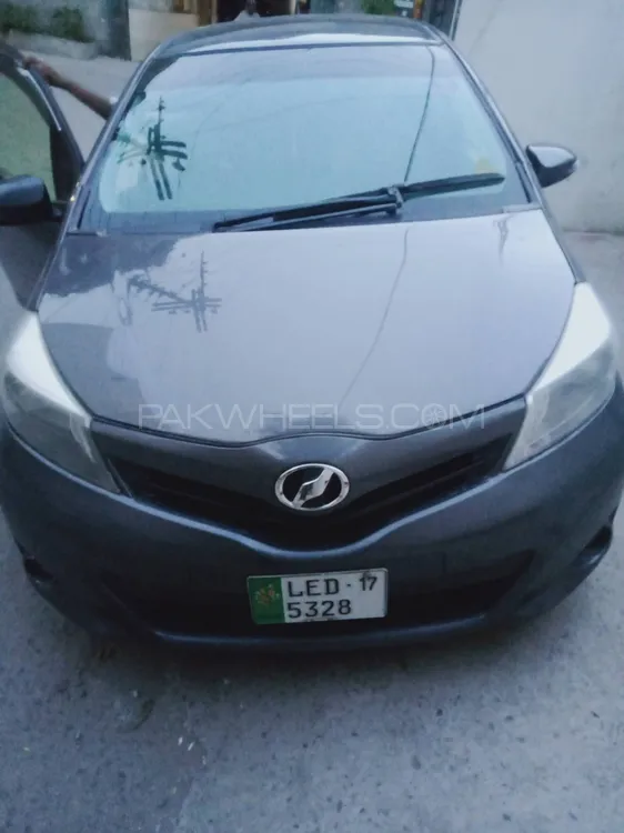 Toyota Vitz 2017 for Sale in Lahore Image-1