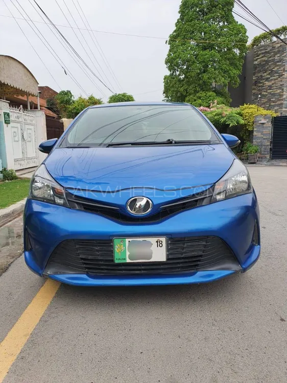 Toyota Vitz 2014 for Sale in Lahore Image-1