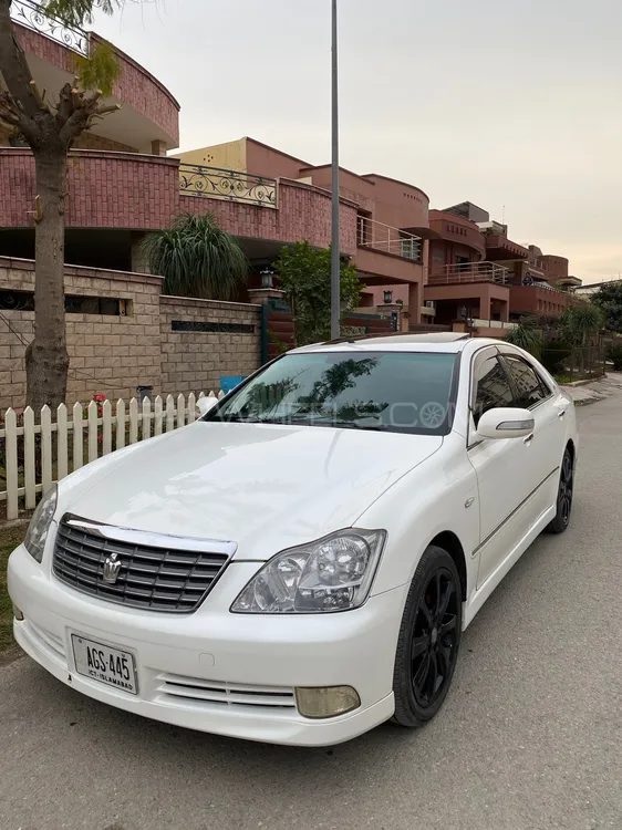 Toyota Crown 2005 for Sale in Islamabad Image-1