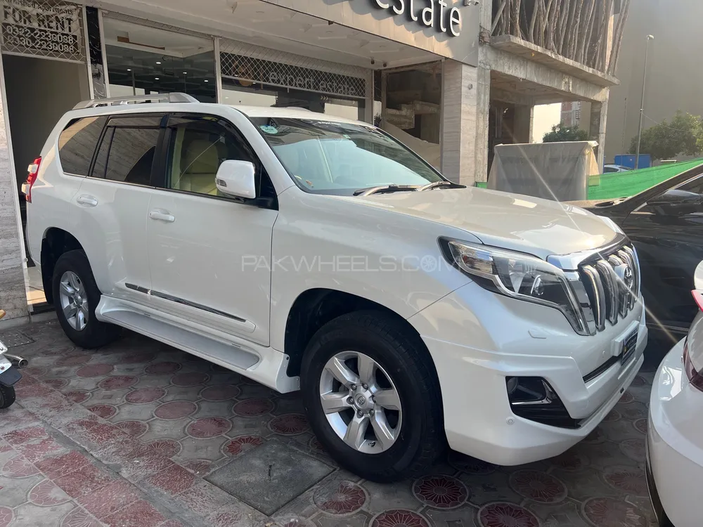Toyota Prado 2016 for Sale in Lahore Image-1