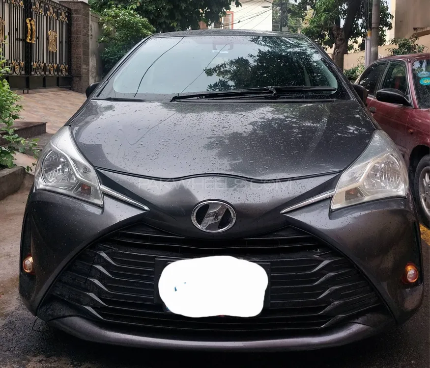 Toyota Vitz 2017 for Sale in Lahore Image-1