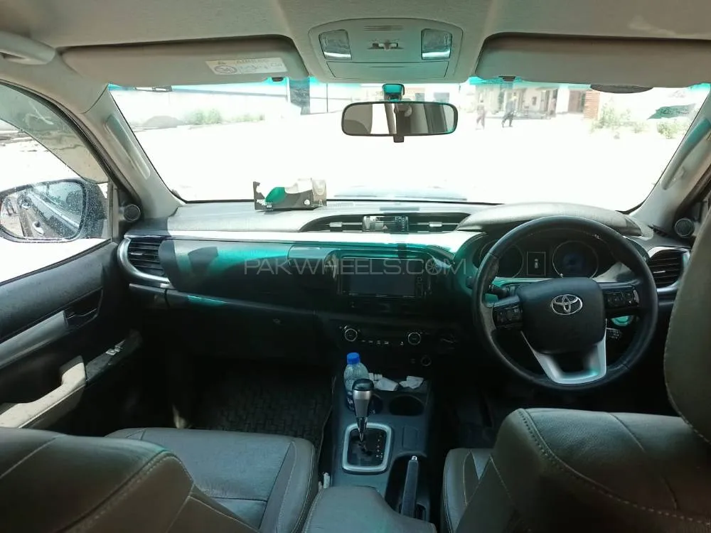 Toyota Hilux 2017 for Sale in Karachi Image-1