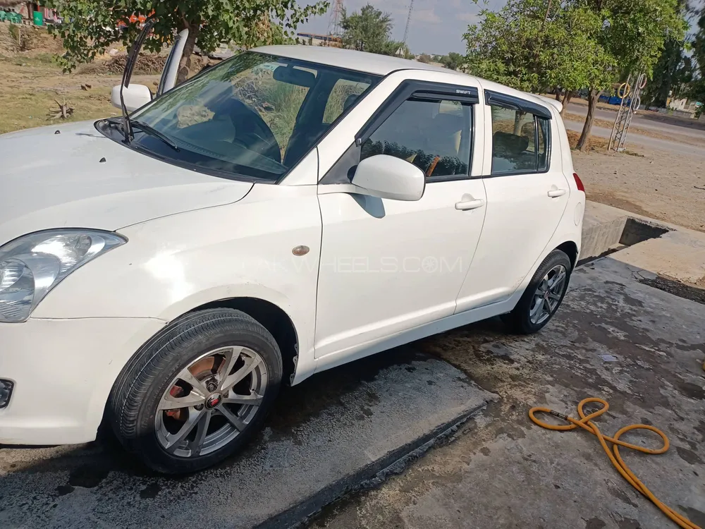 Suzuki Swift 2011 for Sale in Buner Image-1