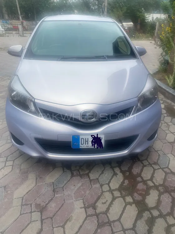 Toyota Vitz 2012 for Sale in Gujrat Image-1