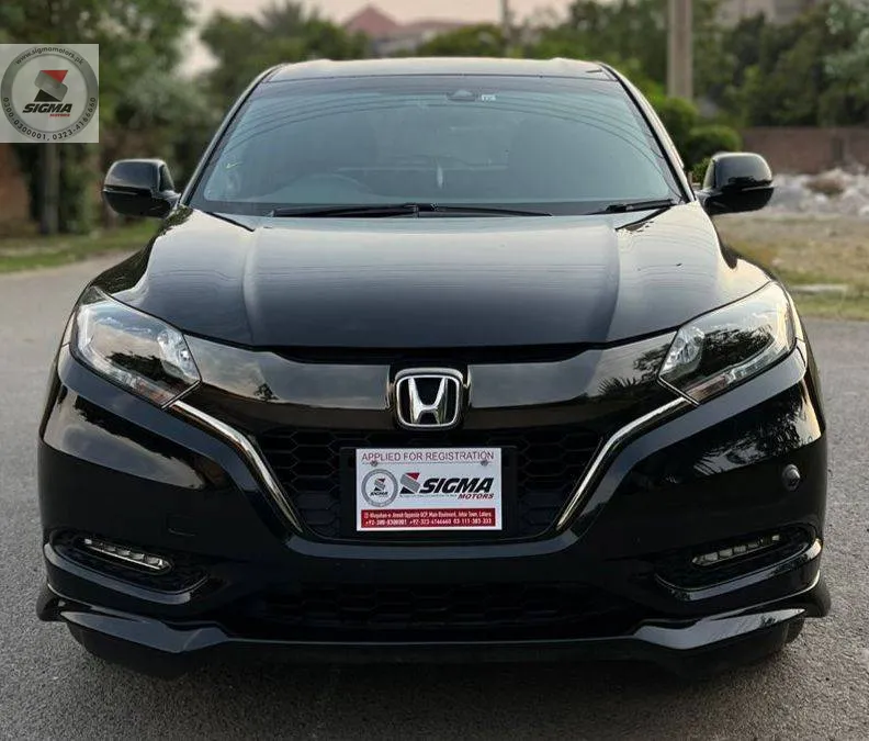 Honda Vezel 2017 for Sale in Lahore Image-1