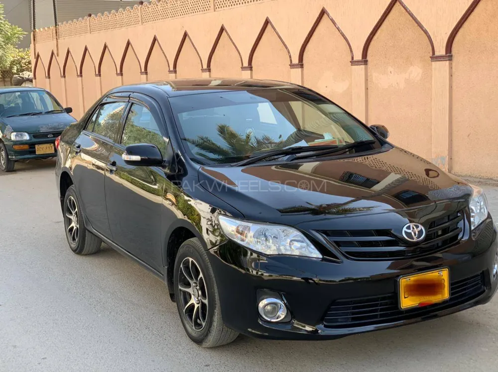 Toyota Corolla 2014 for Sale in Karachi Image-1