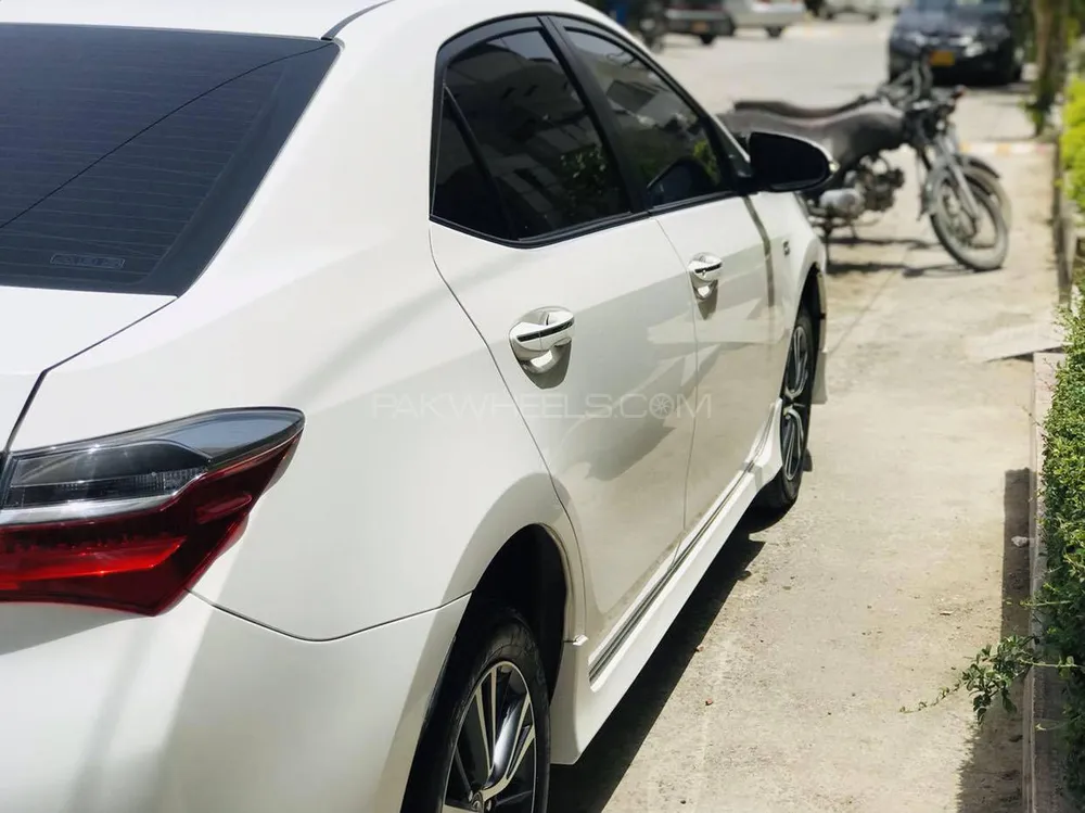 Toyota Corolla 2021 for Sale in Karachi Image-1