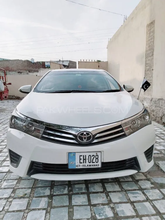 Toyota Corolla 2015 for Sale in Peshawar Image-1