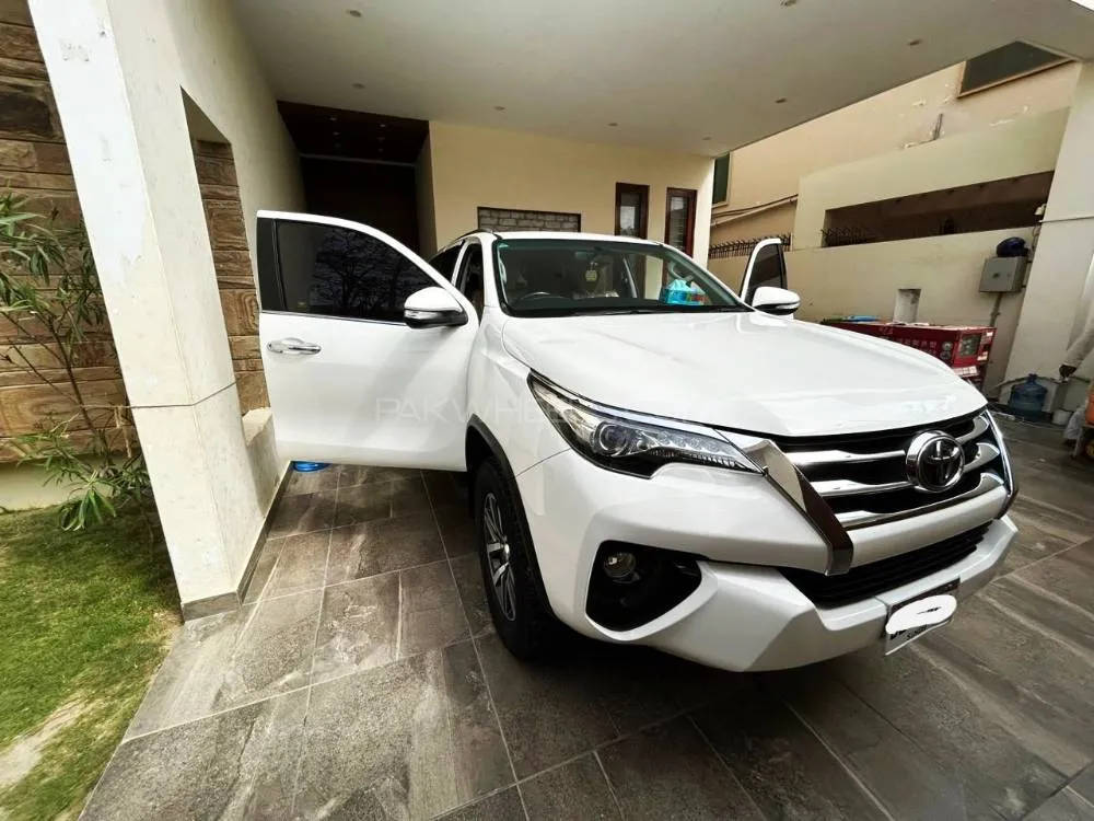 Toyota Fortuner 2017 for Sale in Karachi Image-1