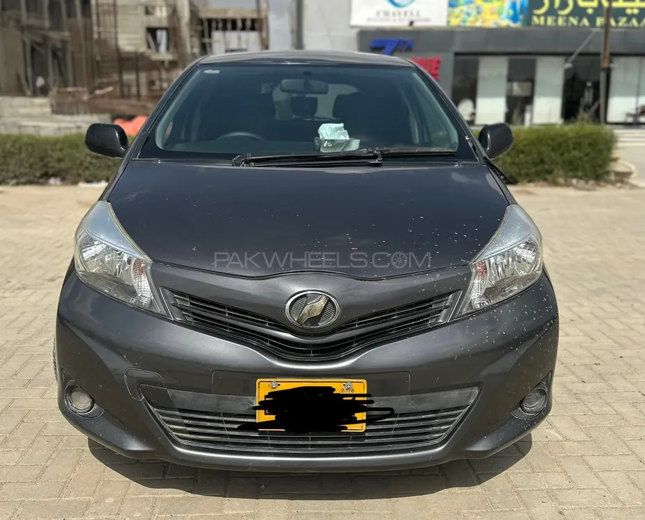 Toyota Vitz 2012 for Sale in Karachi Image-1