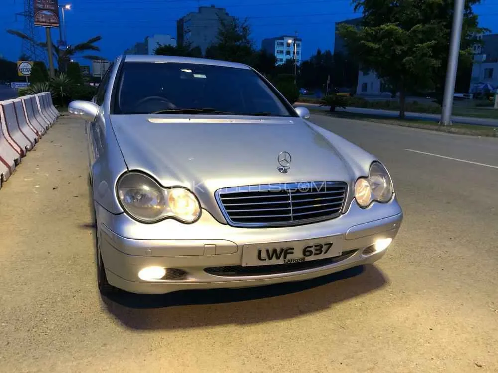Mercedes Benz C Class 2003 for Sale in Lahore Image-1