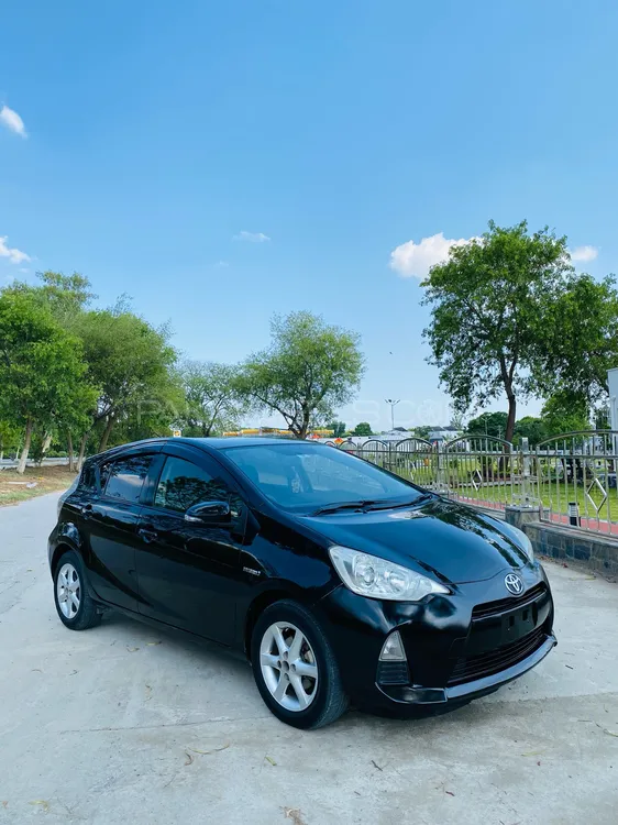 Toyota Aqua 2013 for Sale in Islamabad Image-1