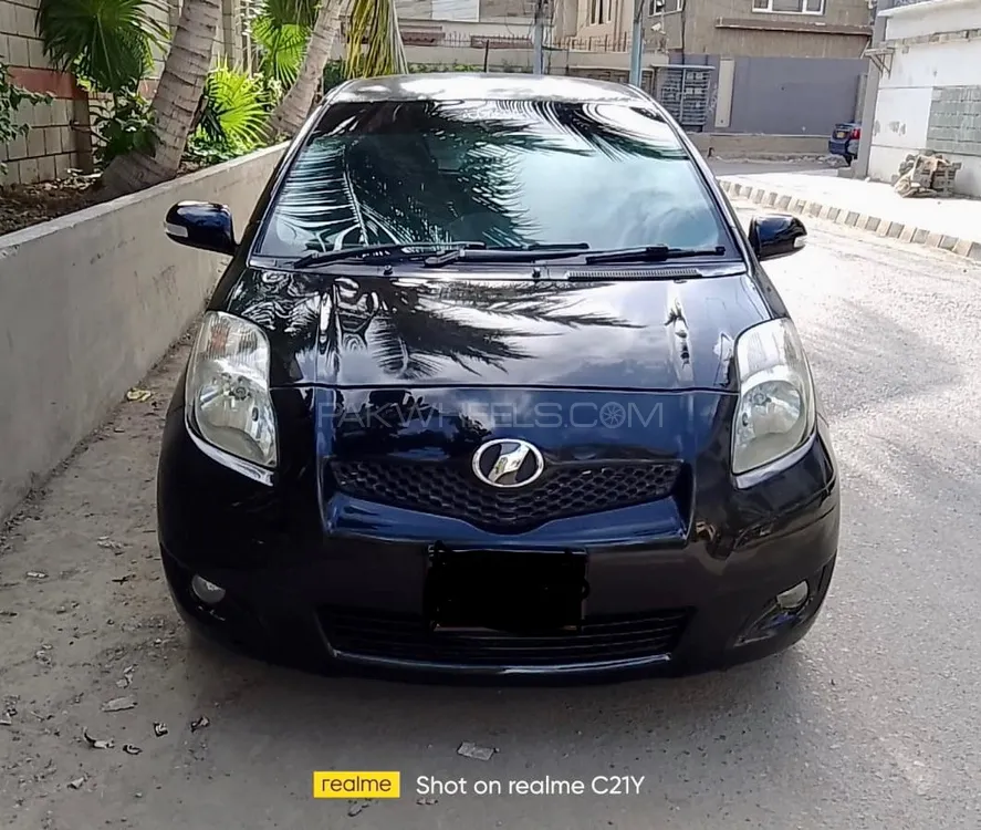 Toyota Vitz 2010 for Sale in Karachi Image-1