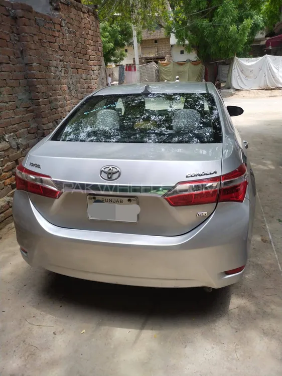 Toyota Corolla 2016 for Sale in Faisalabad Image-1