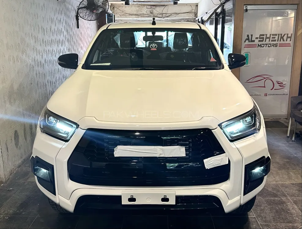 Toyota Hilux 2023 for Sale in Karachi Image-1
