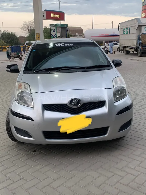 Toyota Vitz 2010 for Sale in Peshawar Image-1